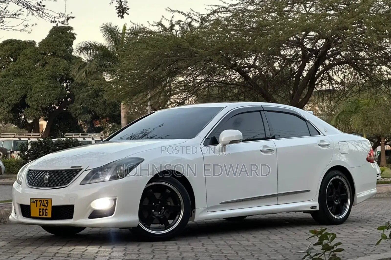 Toyota Crown 2009 White