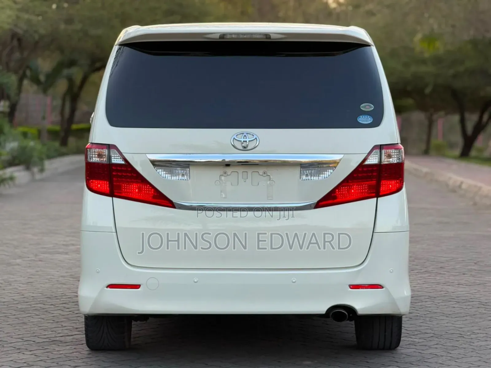 Toyota Alphard 2010 White