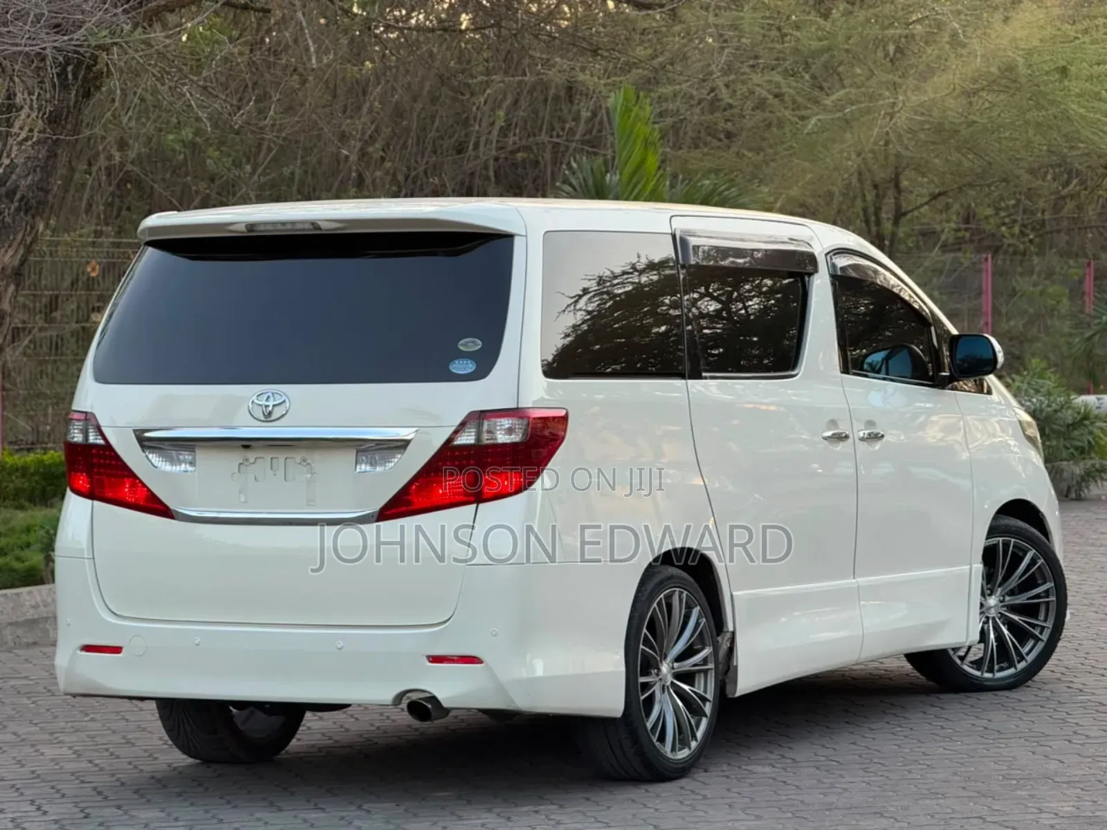 Toyota Alphard 2010 White