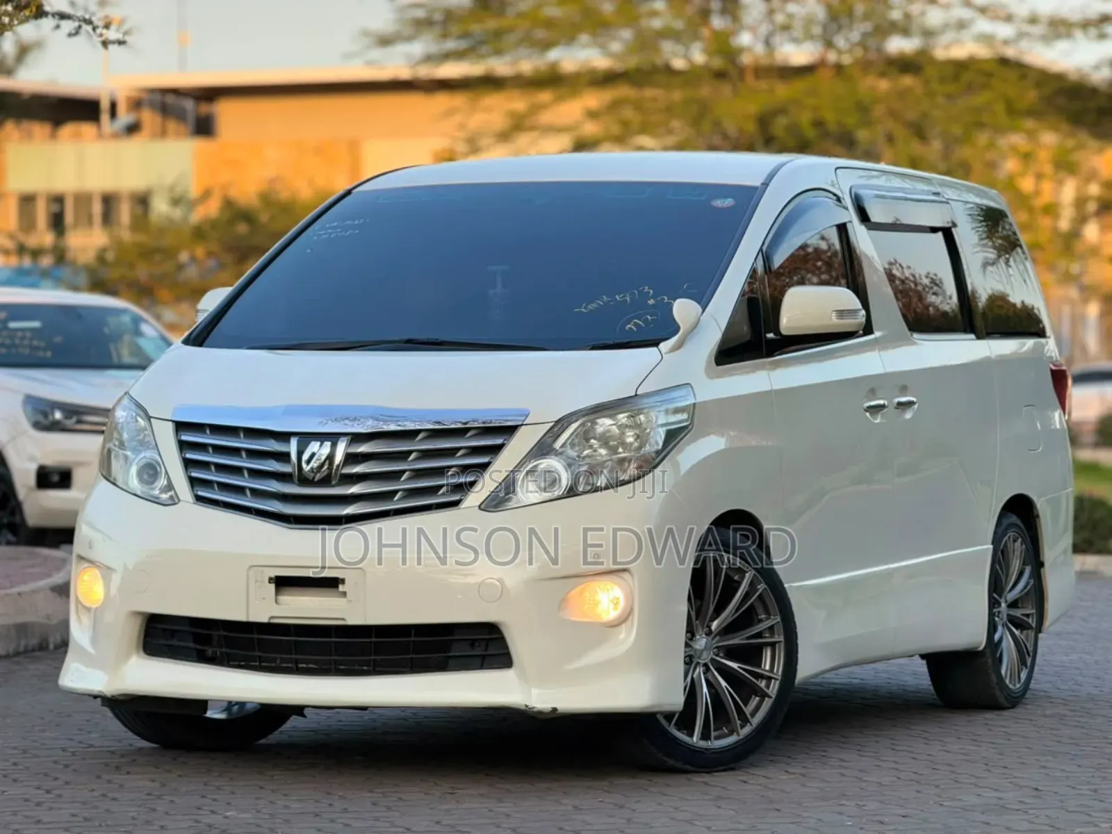 Toyota Alphard 2010 White