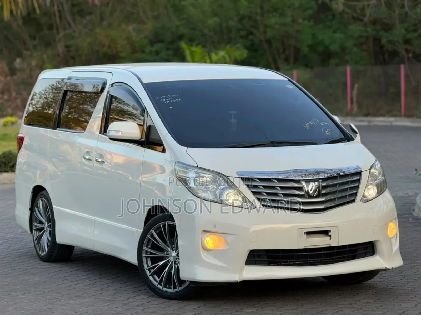 Toyota Alphard 2010 White