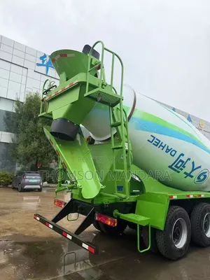 Brand New Huato Concrete Mixer Truck