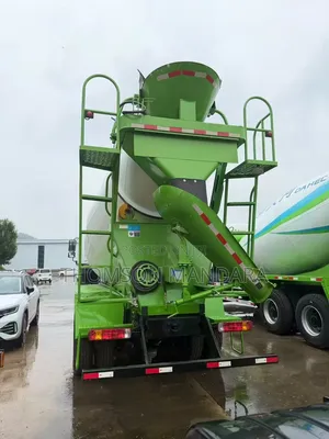 Brand New Huato Concrete Mixer Truck