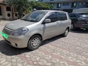 Toyota Raum 2006 Brown