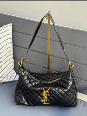 Wauzaji Wa Pochi Viatu Kwa Jumla Na Rejareja Tupo Kariakoo