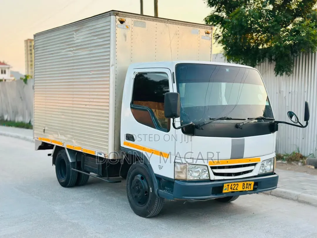 Mitsubishi Canter 2002 White