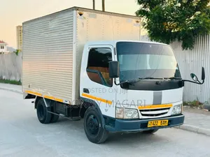 Mitsubishi Canter 2002 White