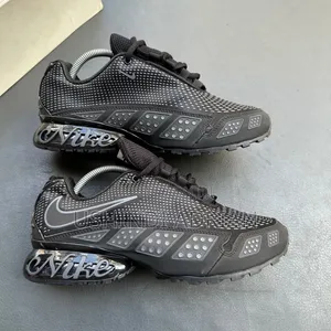 NIKE SHOESSize: 40, 41, 42, 43, 44, 45
Bei: 120,000/=