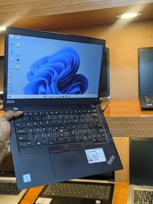 New Laptop Lenovo ThinkPad X390 8GB Intel Core i5 SSD 256GB