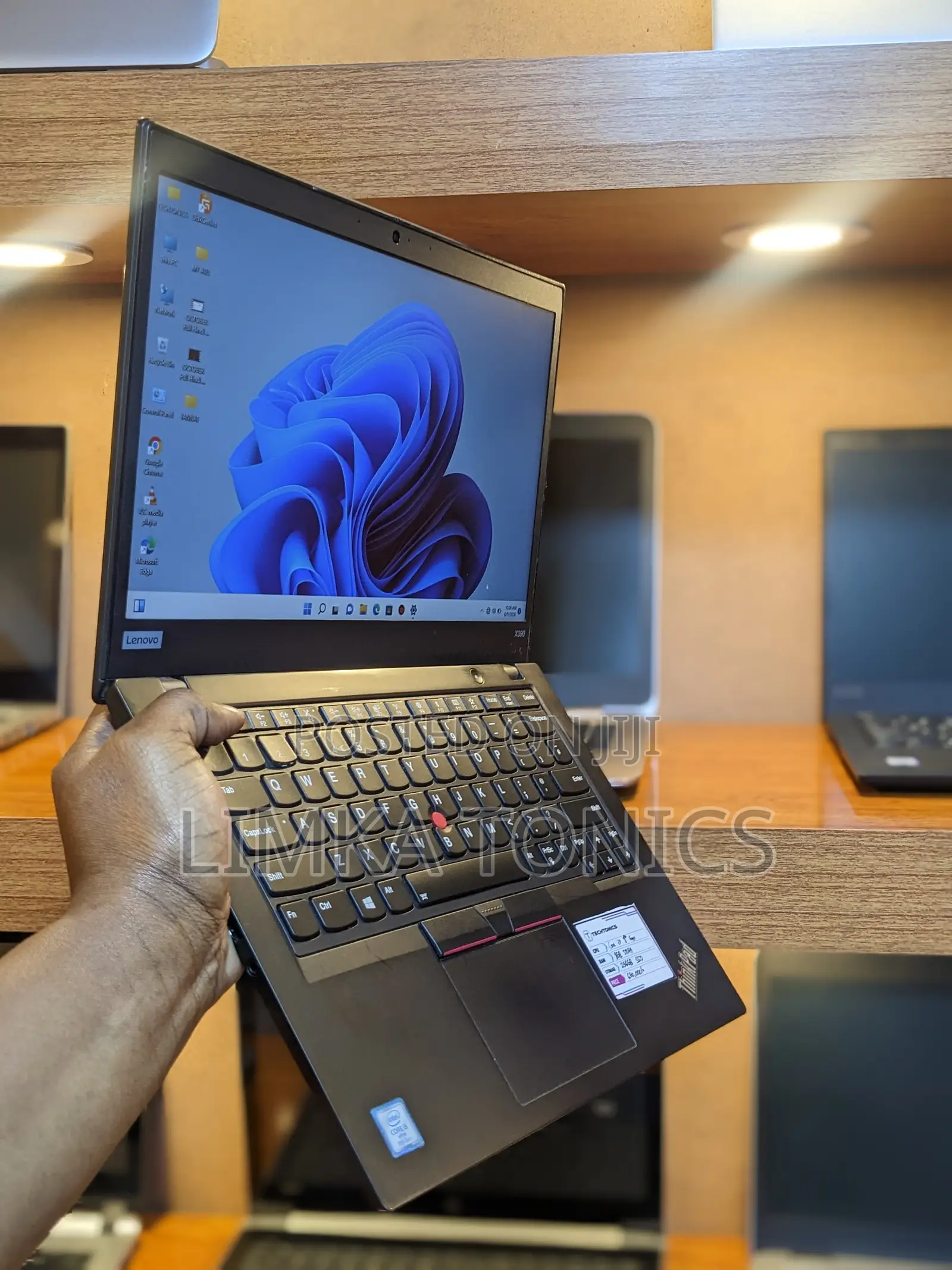 New Laptop Lenovo ThinkPad X390 8GB Intel Core i5 SSD 256GB