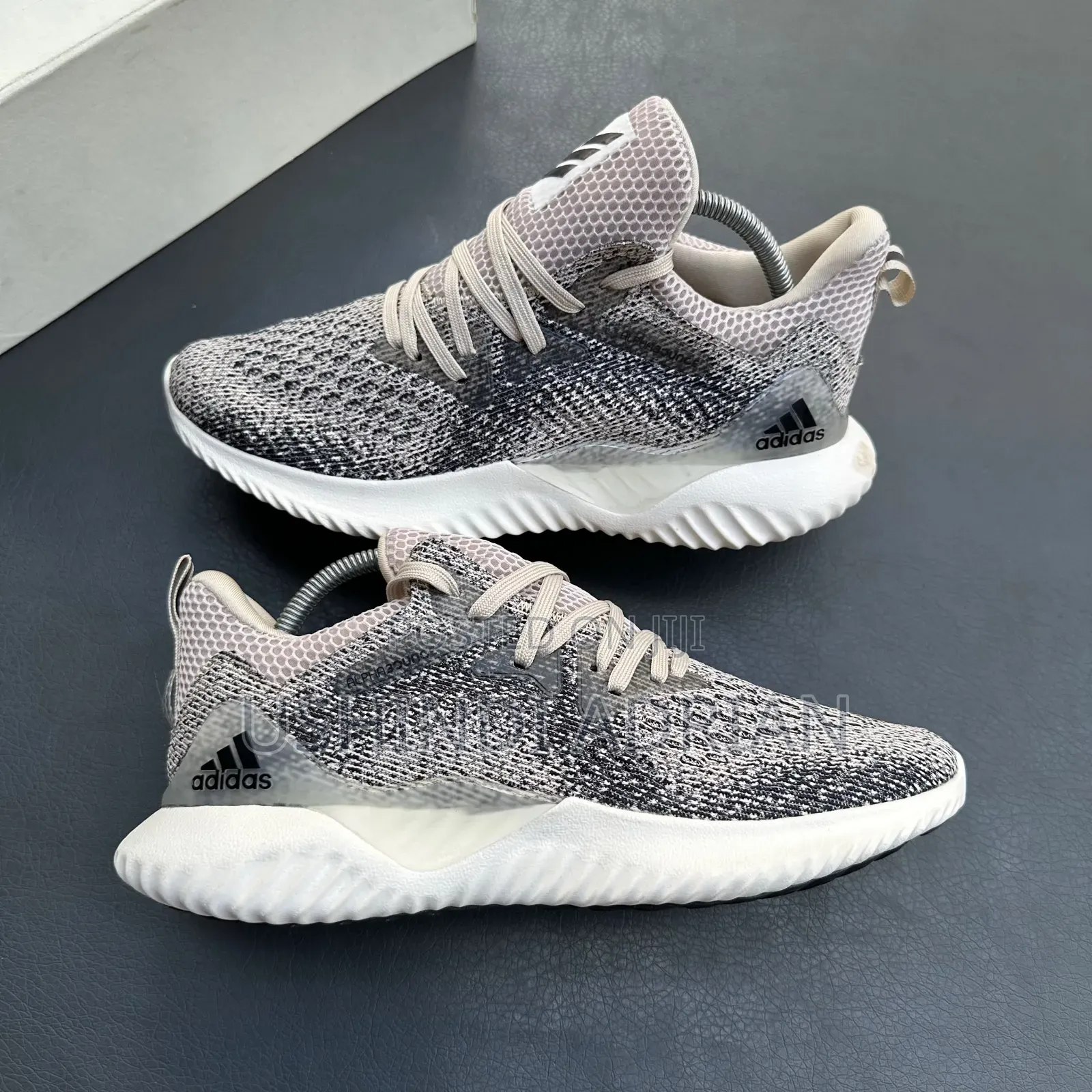 adidas Bounce Shoes
Size: 37 Hadi 45
Bei: 120,000/=
Karibuni Sana