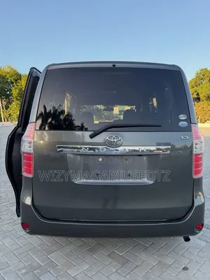 Toyota Noah 2009 Gray