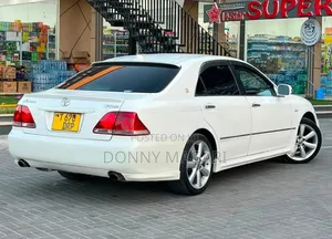 Toyota Crown 2006 White