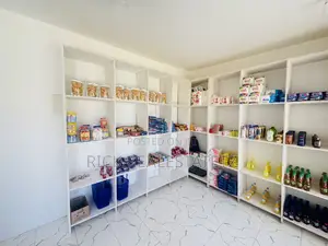 Fremu Ya Biashara Inapangishwa Kilimahewa, Ukubwa Ni Futi Up25 X Uf15