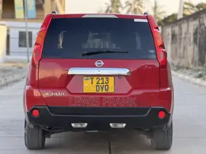 Nissan X-Trail 2008 Red