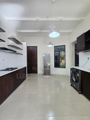 2bdrm House in Oyster Bay for rent