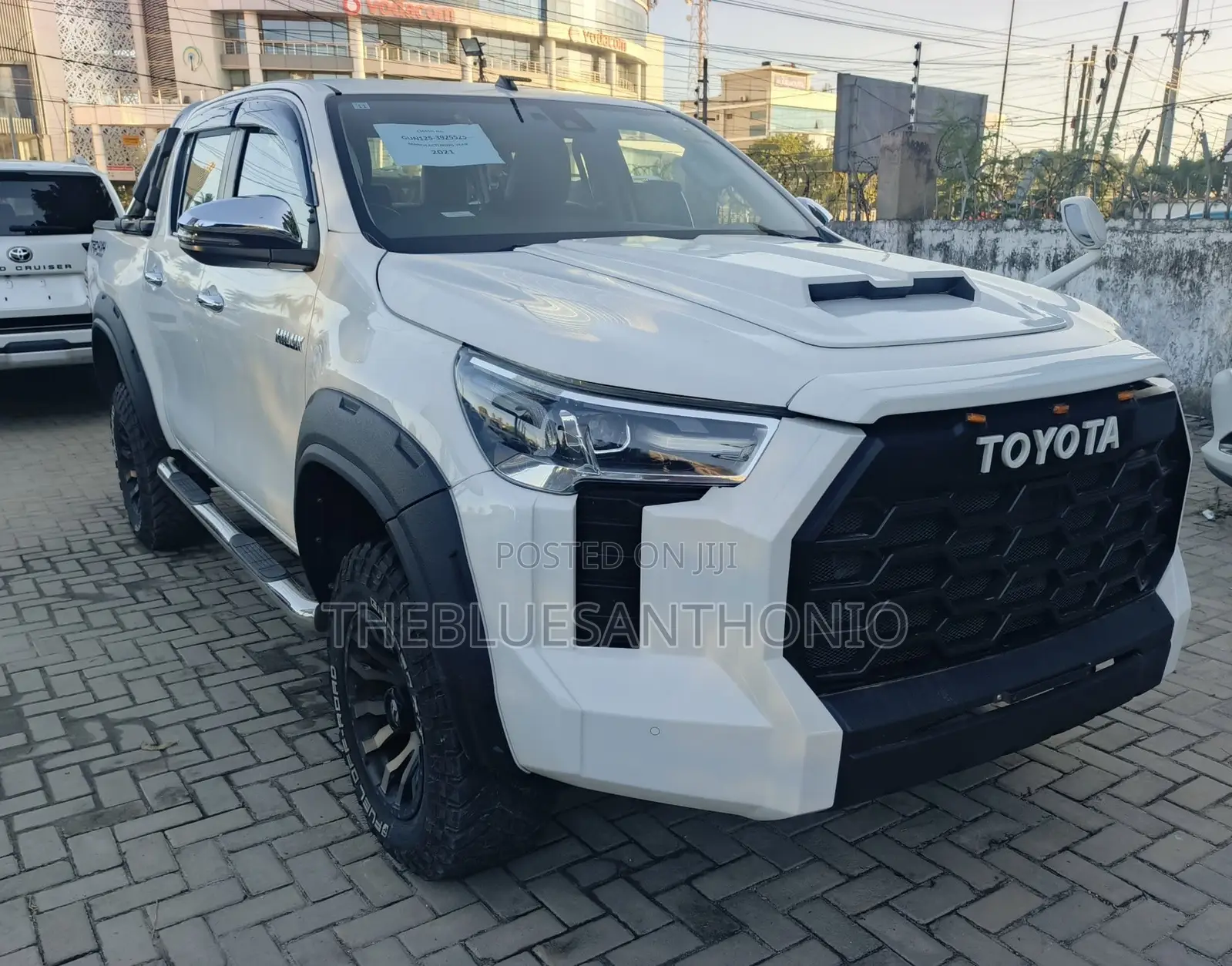 Toyota Hilux 2021 White
