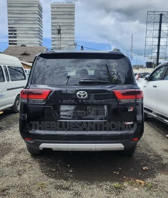 Toyota Land Cruiser 2025 Black