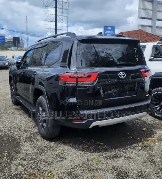 Toyota Land Cruiser 2025 Black