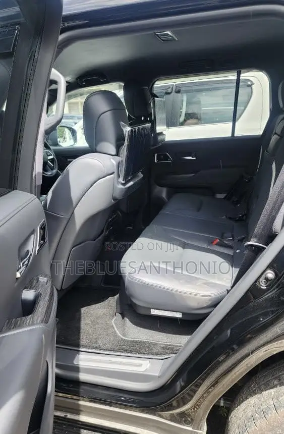 Toyota Land Cruiser 2025 Black