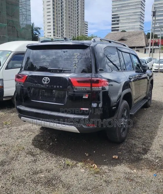 Toyota Land Cruiser 2025 Black