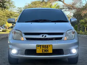 Toyota IST 2006 Silver