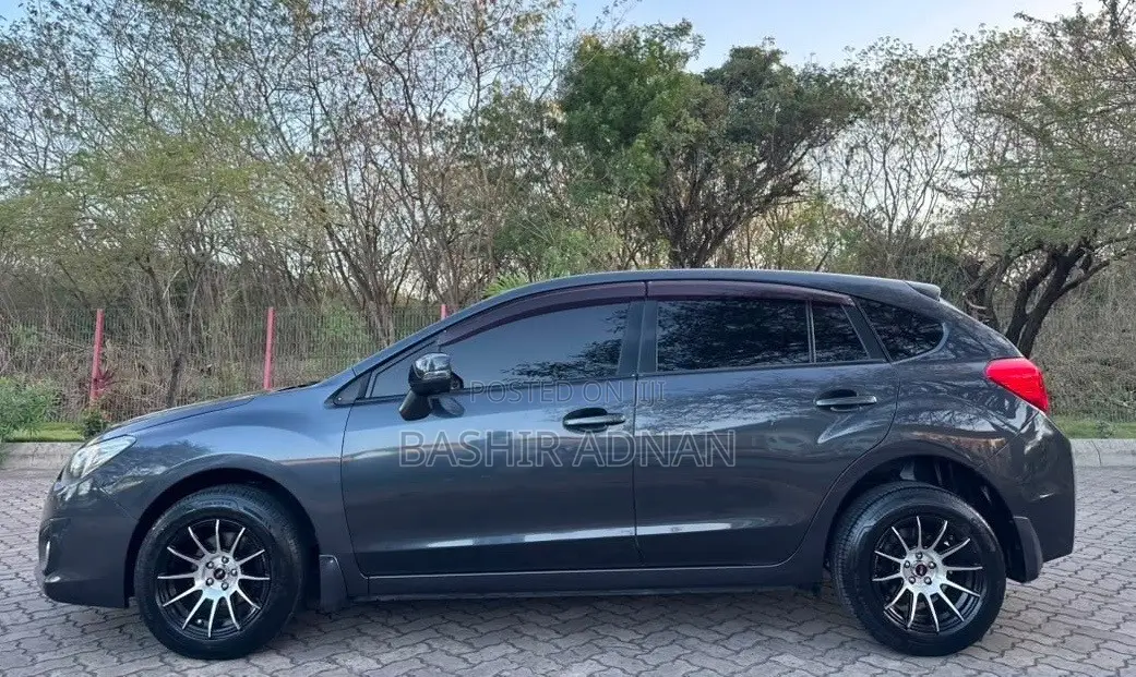 Subaru Impreza 2.0i Hatchback 2012 Gray