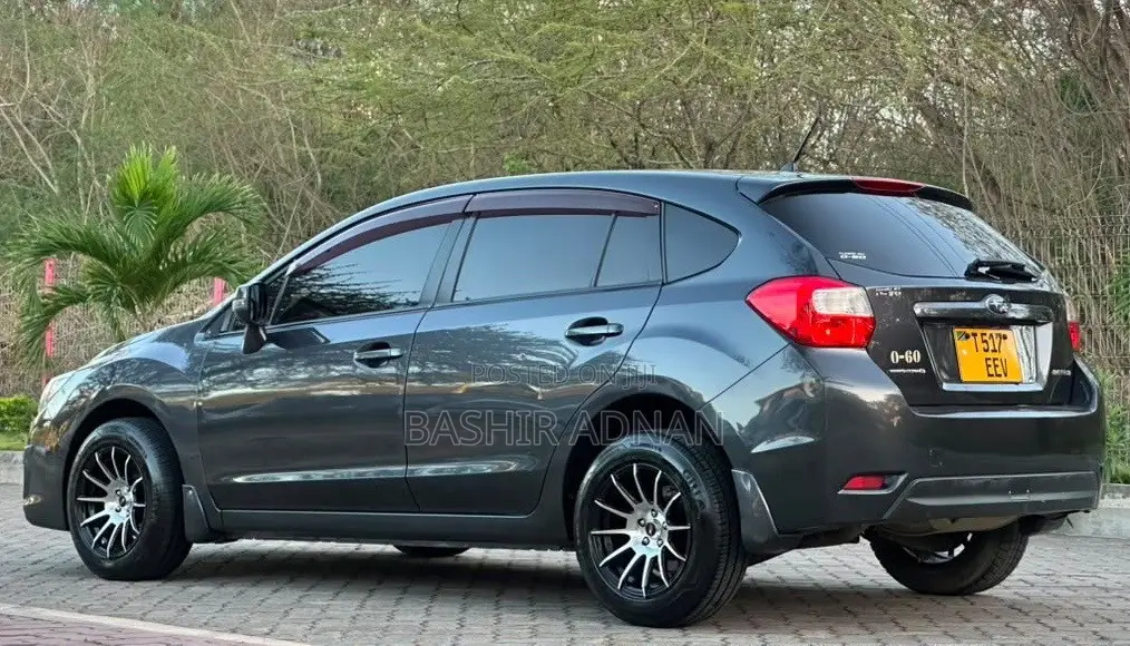 Subaru Impreza 2.0i Hatchback 2012 Gray