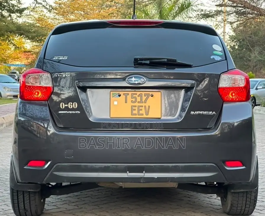 Subaru Impreza 2.0i Hatchback 2012 Gray