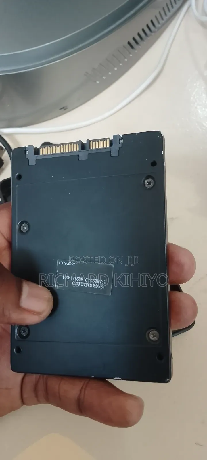 128gb SSD Sata.