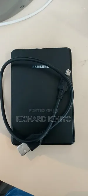 128gb SSD Sata.