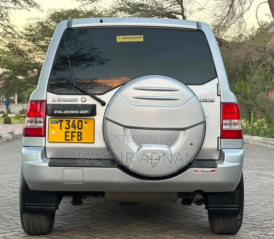 Mitsubishi Pajero 2002 Silver