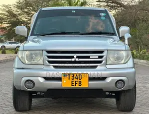 Mitsubishi Pajero 2002 Silver