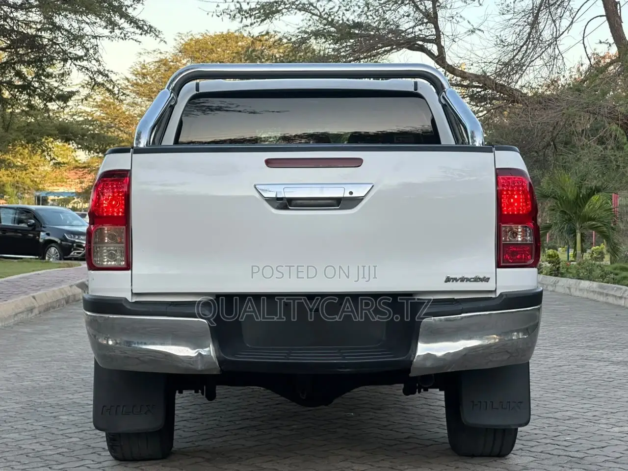 Toyota Hilux Revo Double Cab Deisel 2.4 AWD 2017 White
