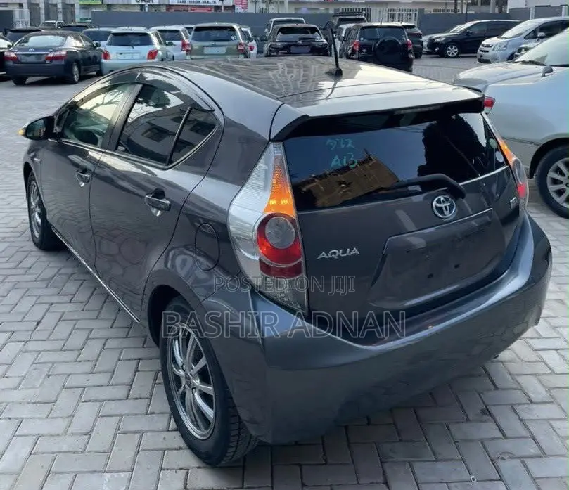 Toyota Aqua 2013 Gray