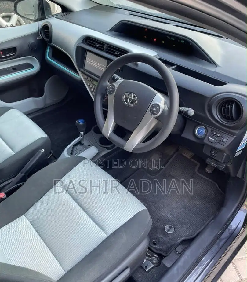 Toyota Aqua 2013 Gray