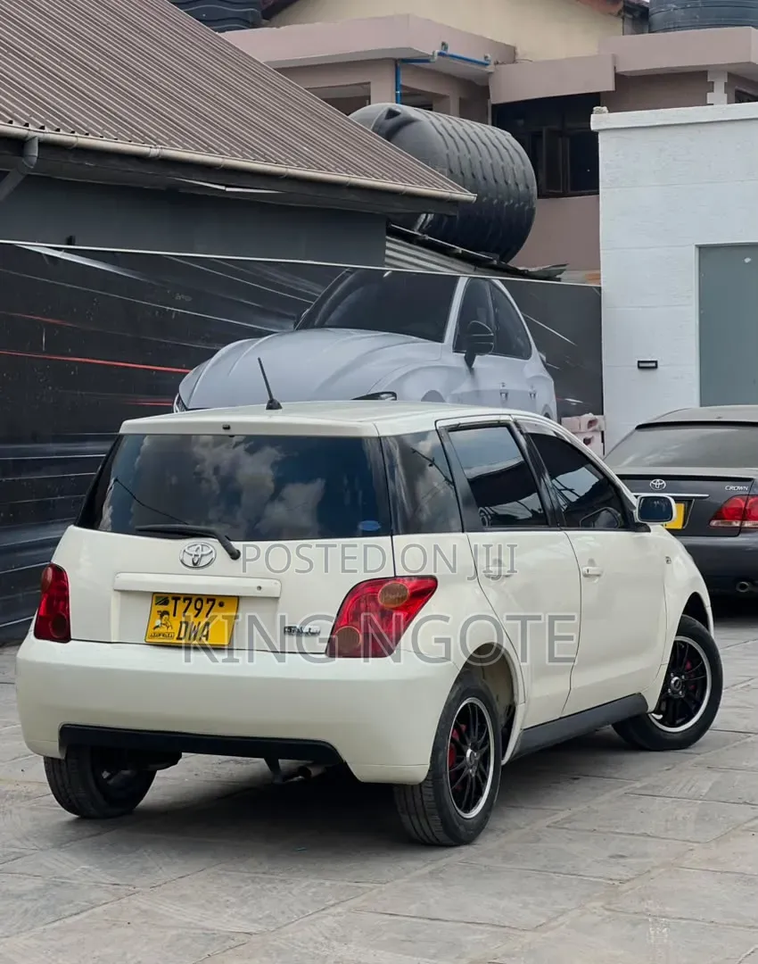 Toyota IST 2005 White
