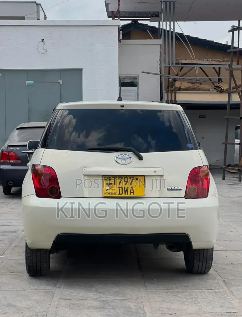 Toyota IST 2005 White