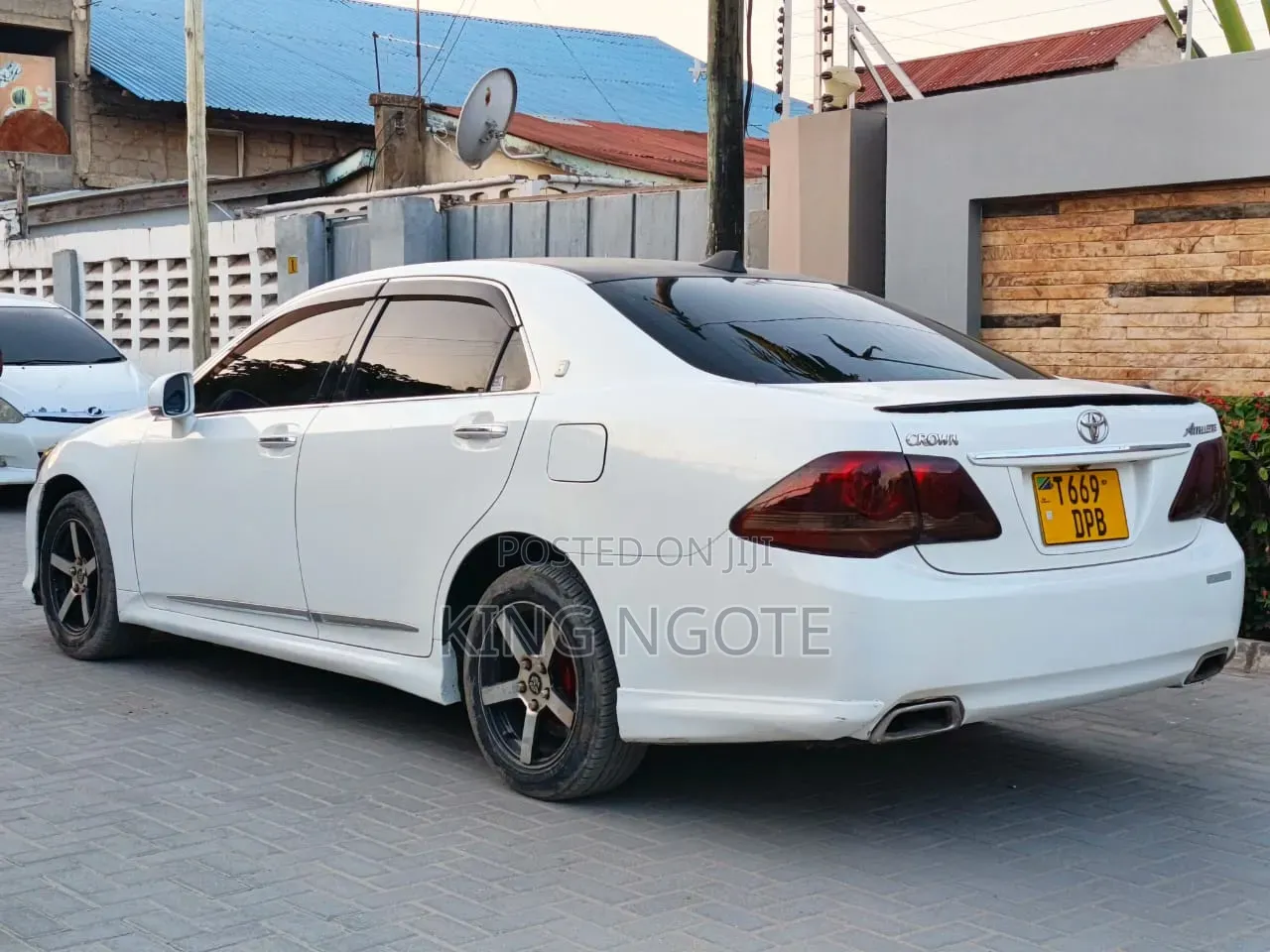 Toyota Crown 2009 White