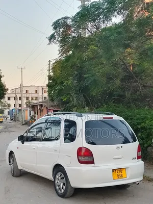 Toyota Corolla Spacio 2001 White