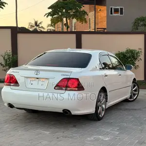 Toyota Crown 2006 White