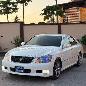 Toyota Crown 2006 White