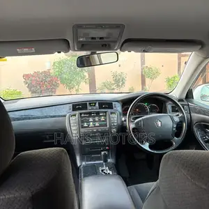 Toyota Crown 2006 White