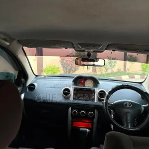 Toyota IST 2004 Silver