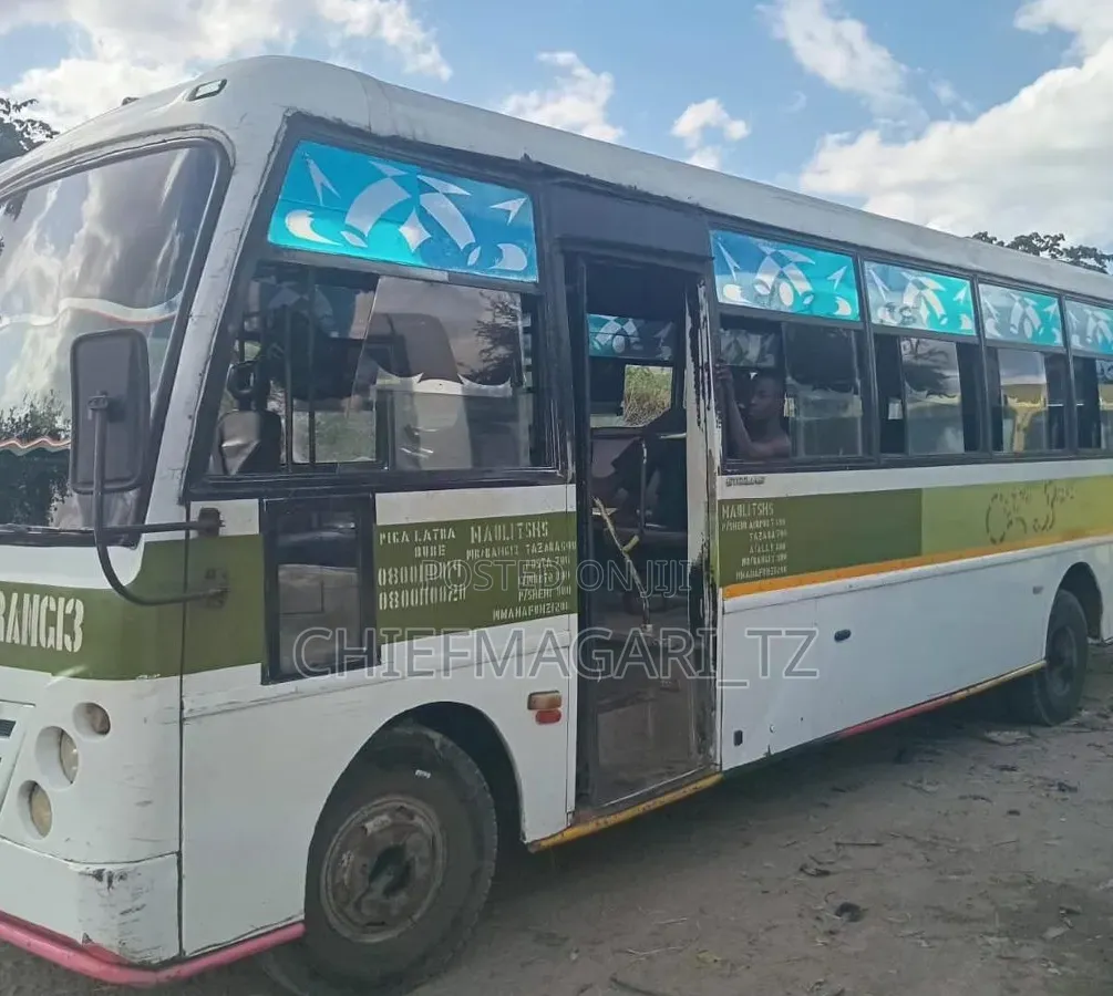 Tata Starbus Ultra Skool 2006