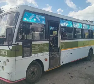 Tata Starbus Ultra Skool 2006