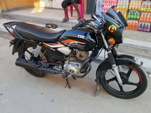 TVS HLX 125 2025 Black