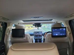 Toyota Land Cruiser LC300 2023 White