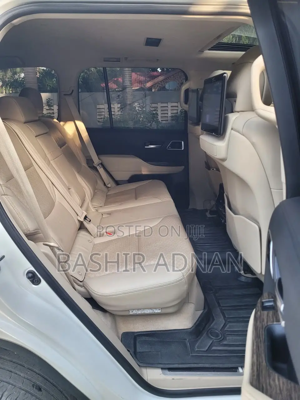 Toyota Land Cruiser LC300 2023 White