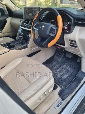 Toyota Land Cruiser LC300 2023 White